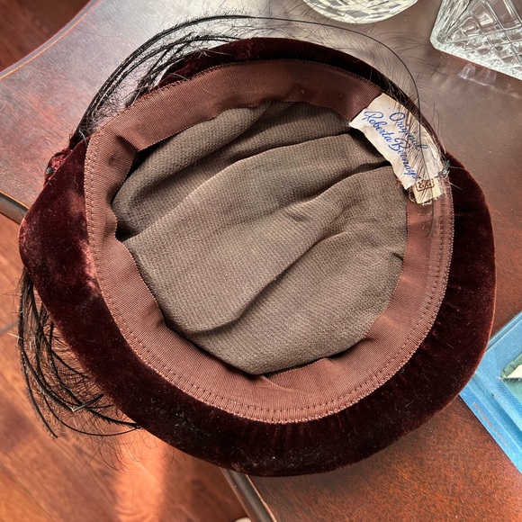 Vintage 1930s Velvet Hat with Feathers - Picture 2 of 7